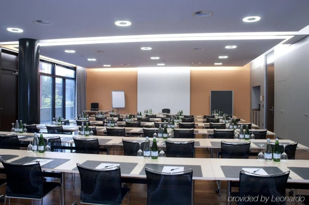 Holiday Inn Zurich - Messe by IHG