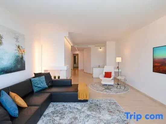 Serenity Lakefront 2 Bedrooms Retreat in Lugano