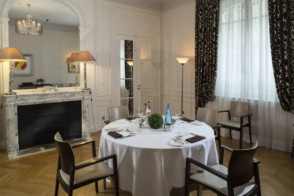 Majestic Hotel - SPA Champs Elysées