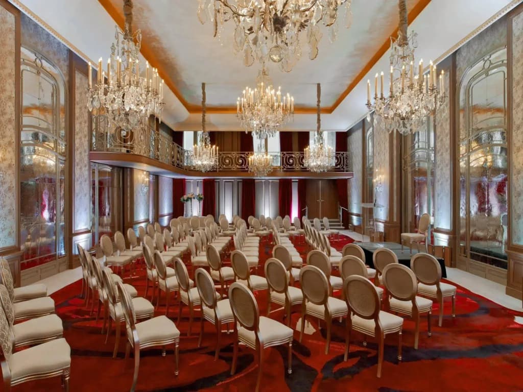 Hotel Plaza Athenee