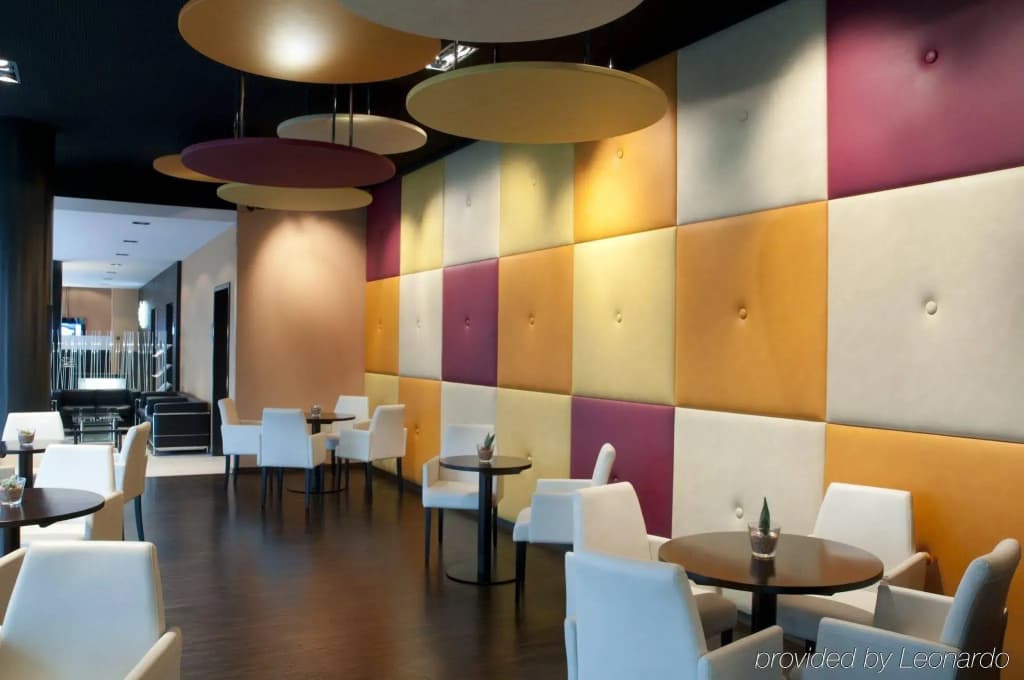 Holiday Inn Zurich - Messe by IHG