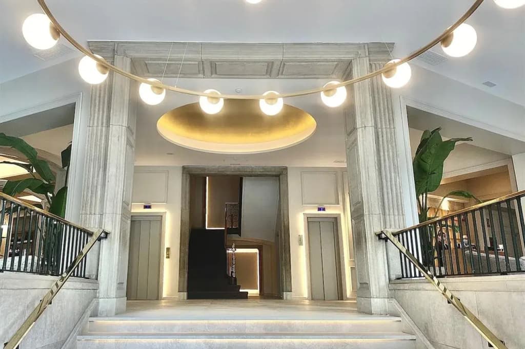 Lamaro Hotel