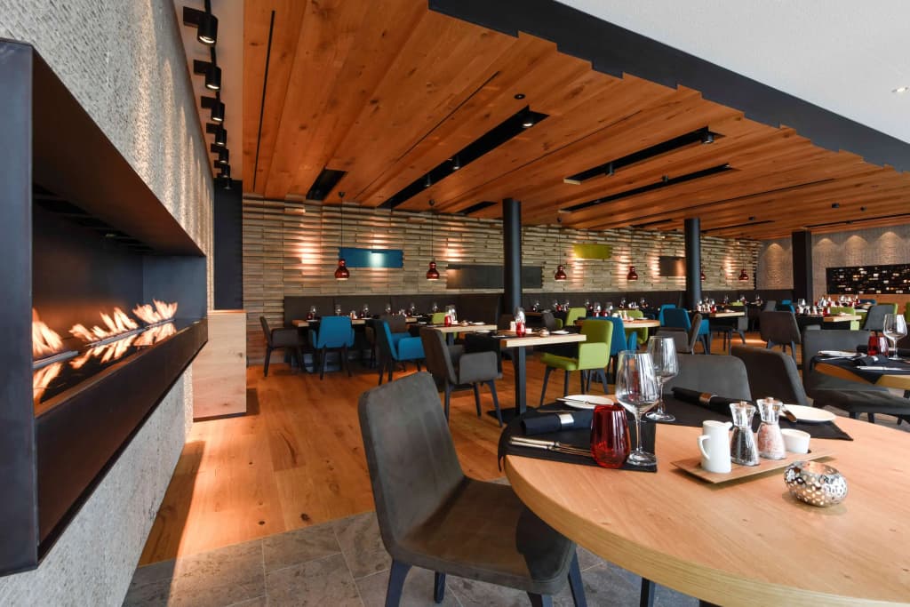 HERMITAGE Lake Lucerne - Beach Club & Lifestyle Hotel