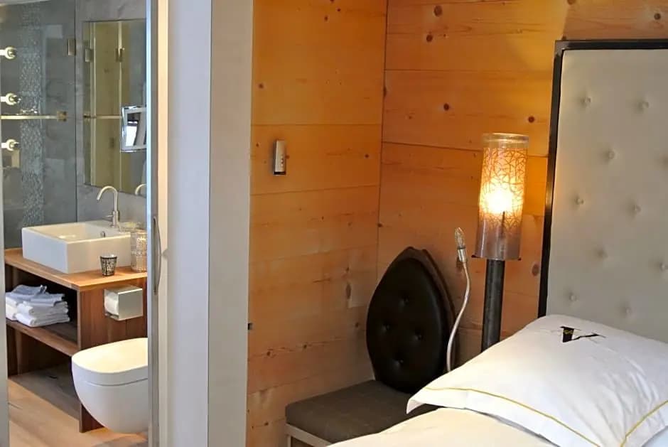 Backstage Hotel Chalet Rooms