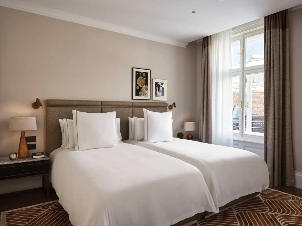 Rosewood Vienna