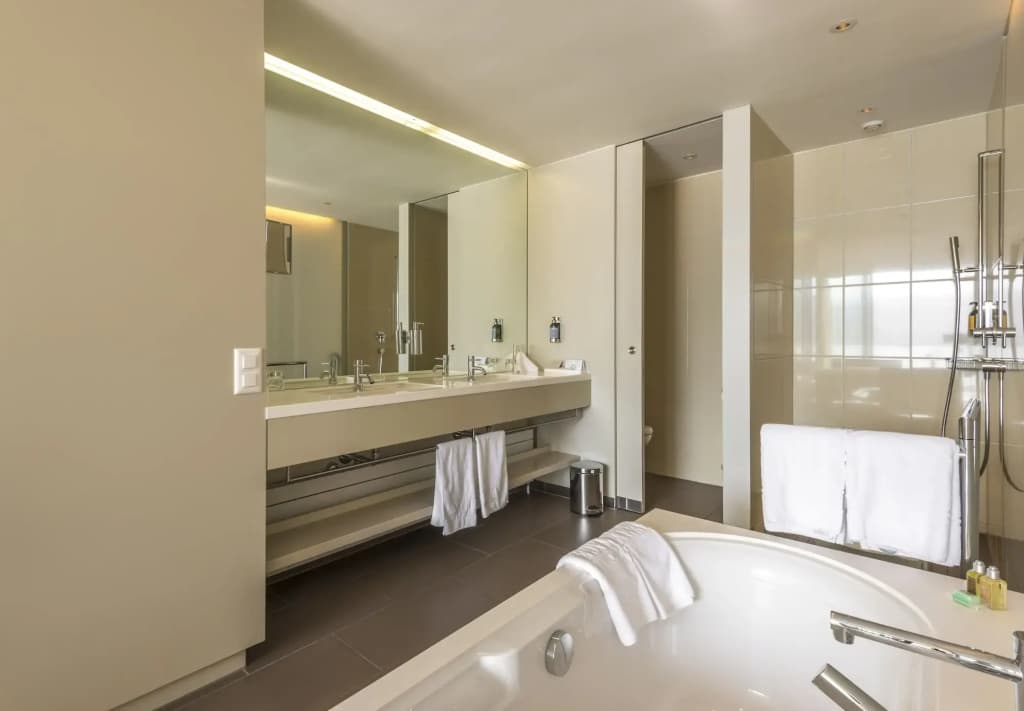 HERMITAGE Lake Lucerne - Beach Club & Lifestyle Hotel