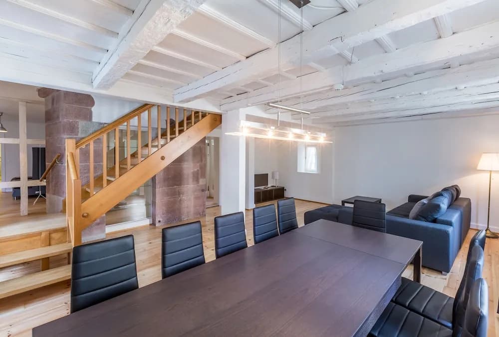 AIRSTAY Luxury Villa