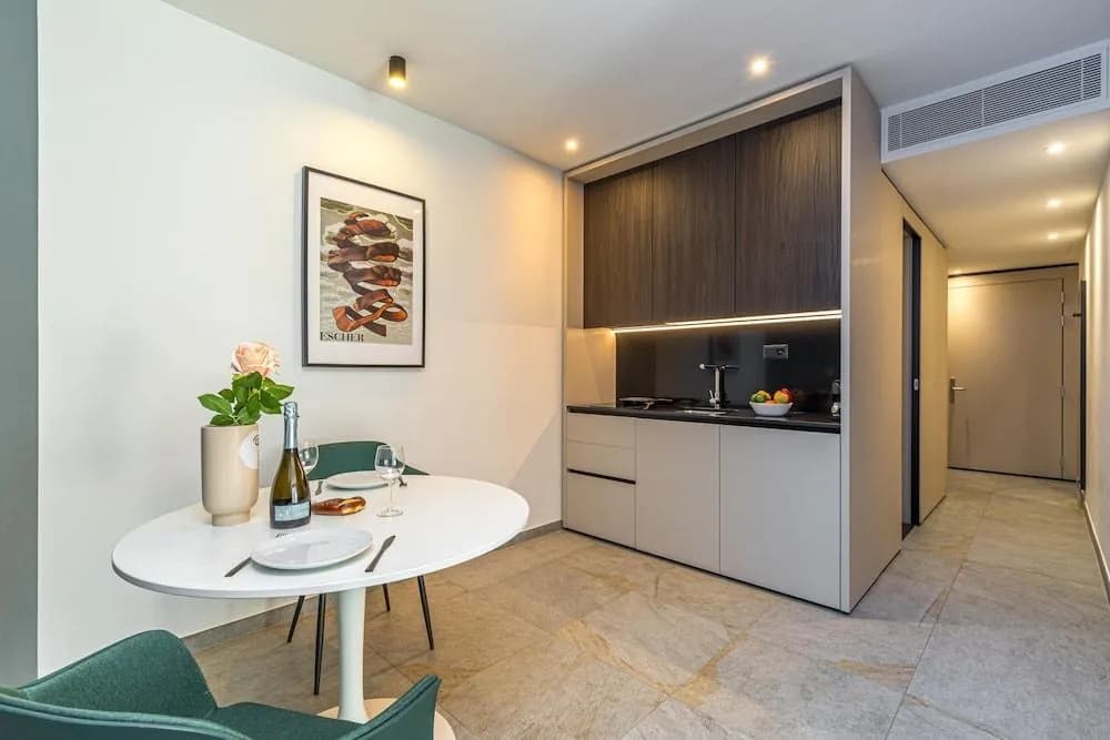 Icon H 202 Suite Micro-living