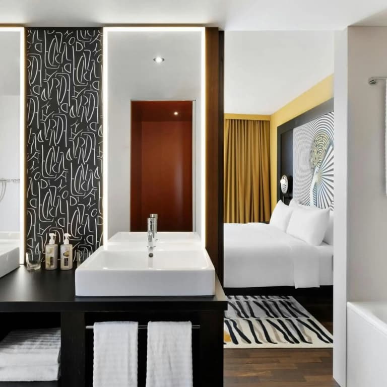 Renaissance Zürich Tower Hotel