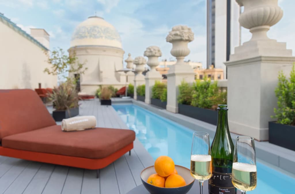 Casagrand Luxury Apartments Barcelona