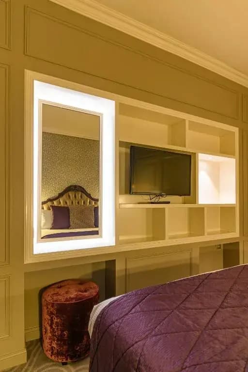 La Clef Louvre Paris by The Crest Collection