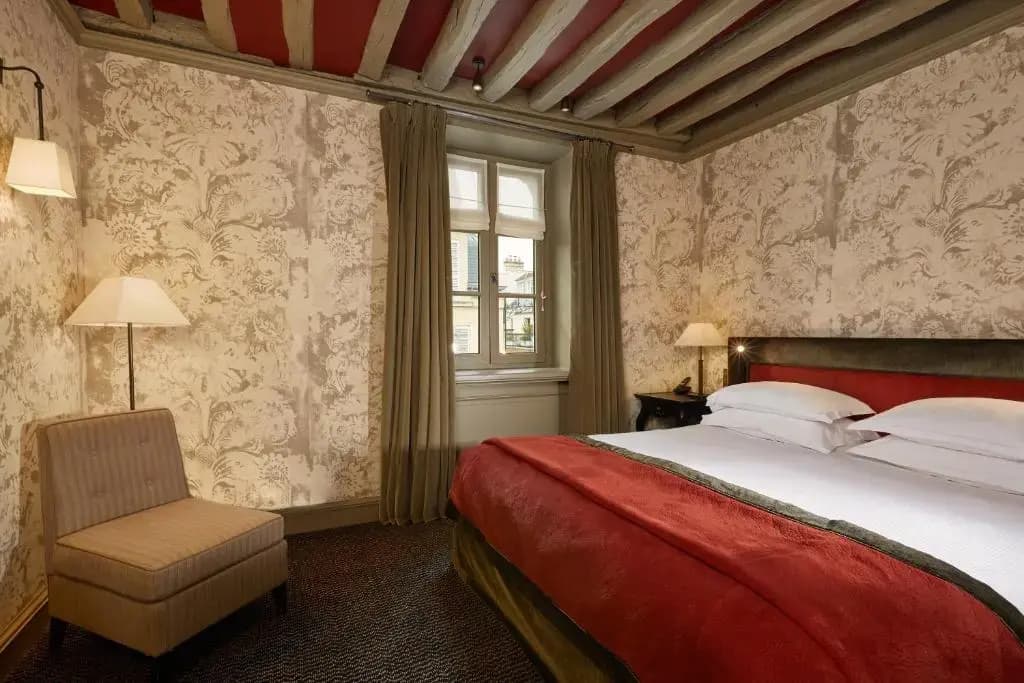 Pavillon de la Reine & Spa, Place des Vosges